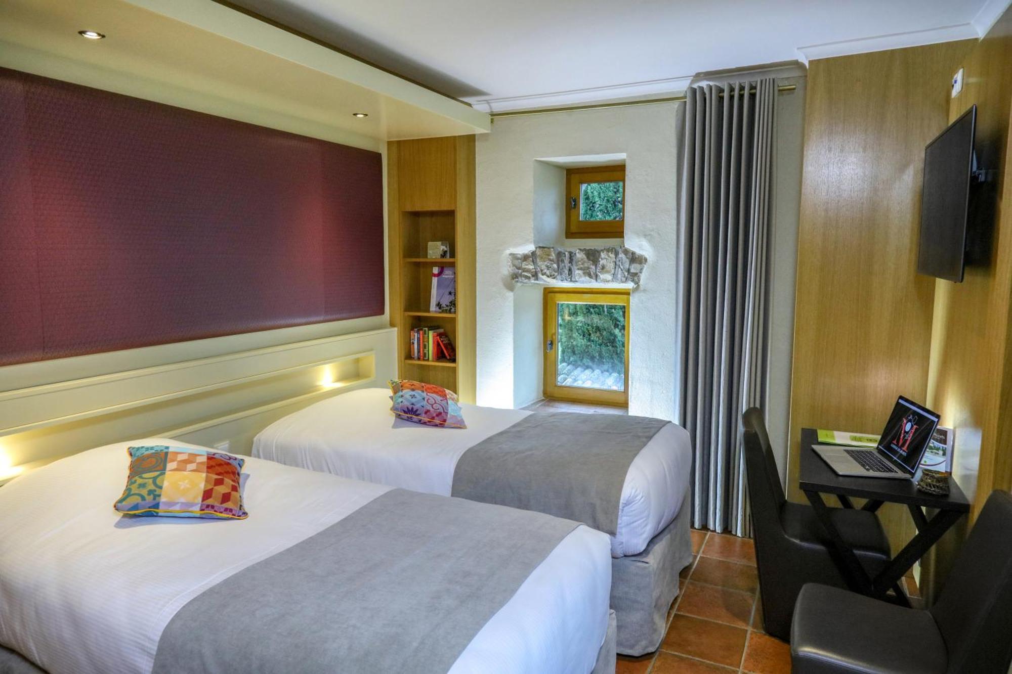 Logis Auberge Les Murets Hotel Restaurant Spa Chandolas Exterior photo